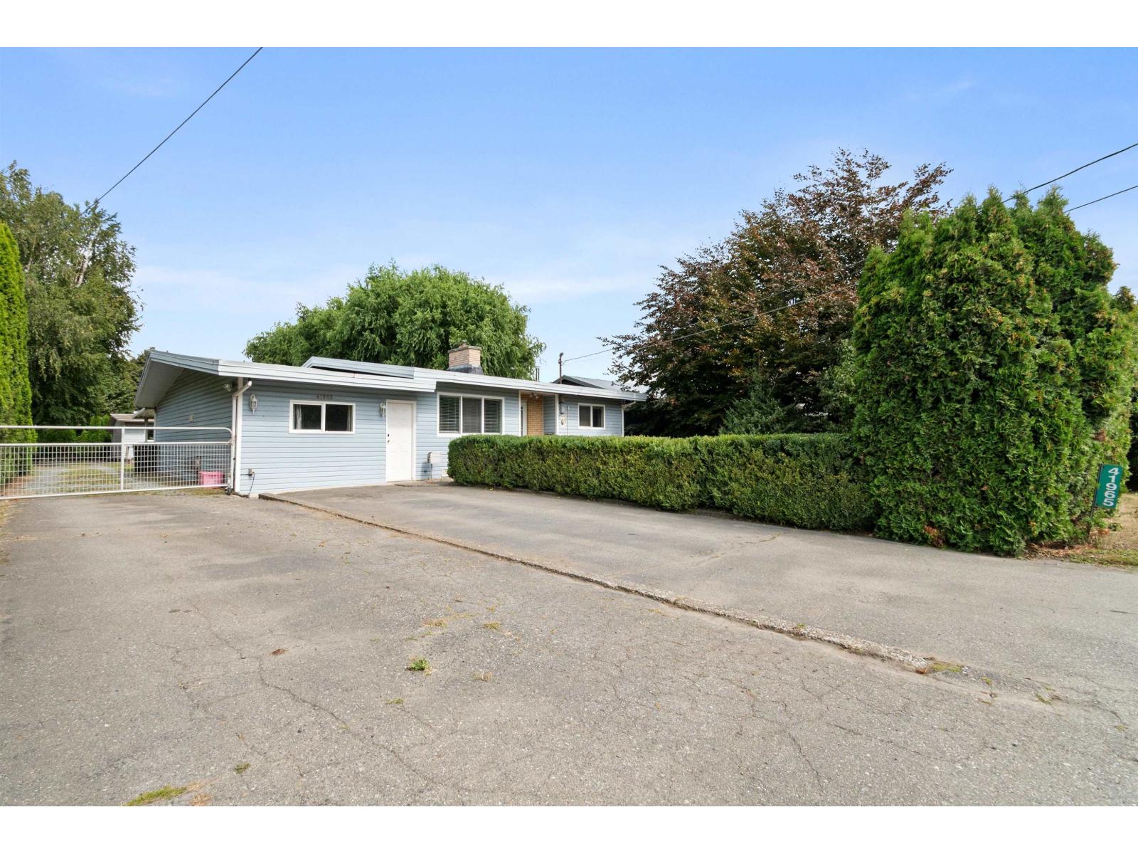 41965 Yarrow Central Road, Yarrow, Yarrow, British Columbia  V2R 5E7 - Photo 1 - R3161955