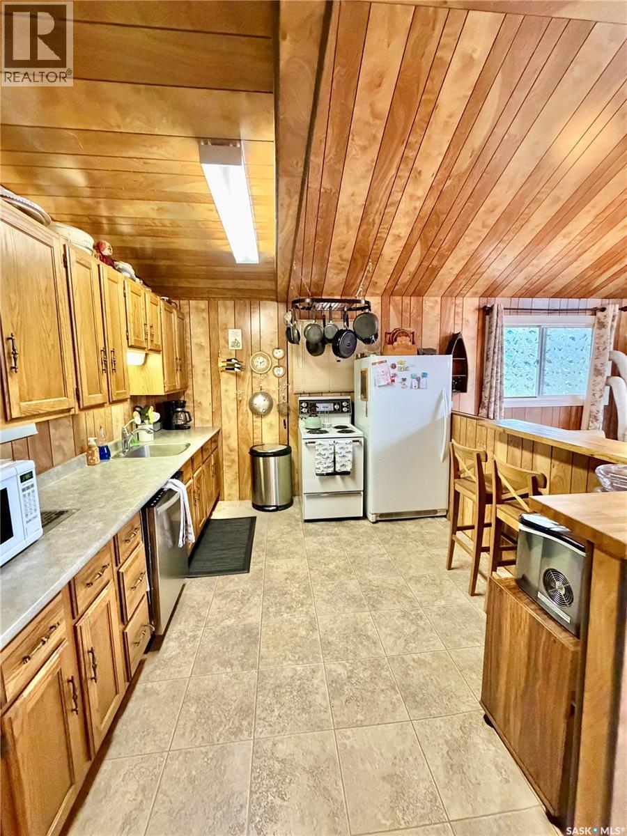 1362 Waskesiu Drive, Prince Albert National Park, Saskatchewan  S0J 0N0 - Photo 8 - SK047829