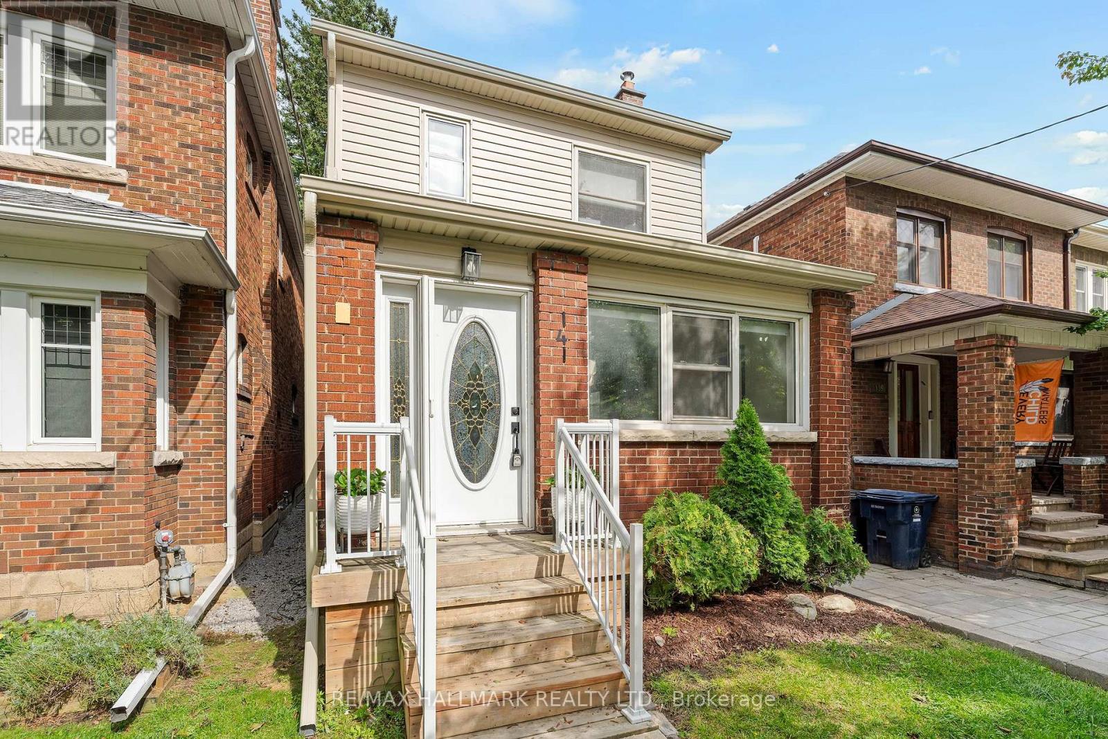 141 HUMBERCREST BOULEVARD, Toronto, Ontario