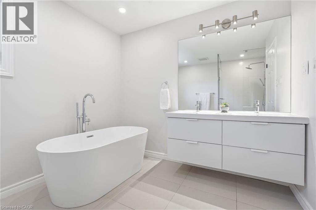551 Deerhurst Drive, Burlington, Ontario  L7L 5V9 - Photo 24 - 40857565