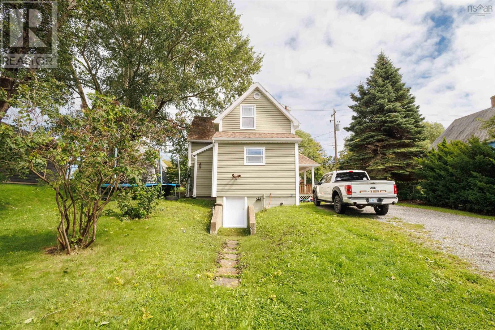 78 Fraser Avenue, Sydney Mines, Nova Scotia  B1V 2C5 - Photo 11 - 202622704