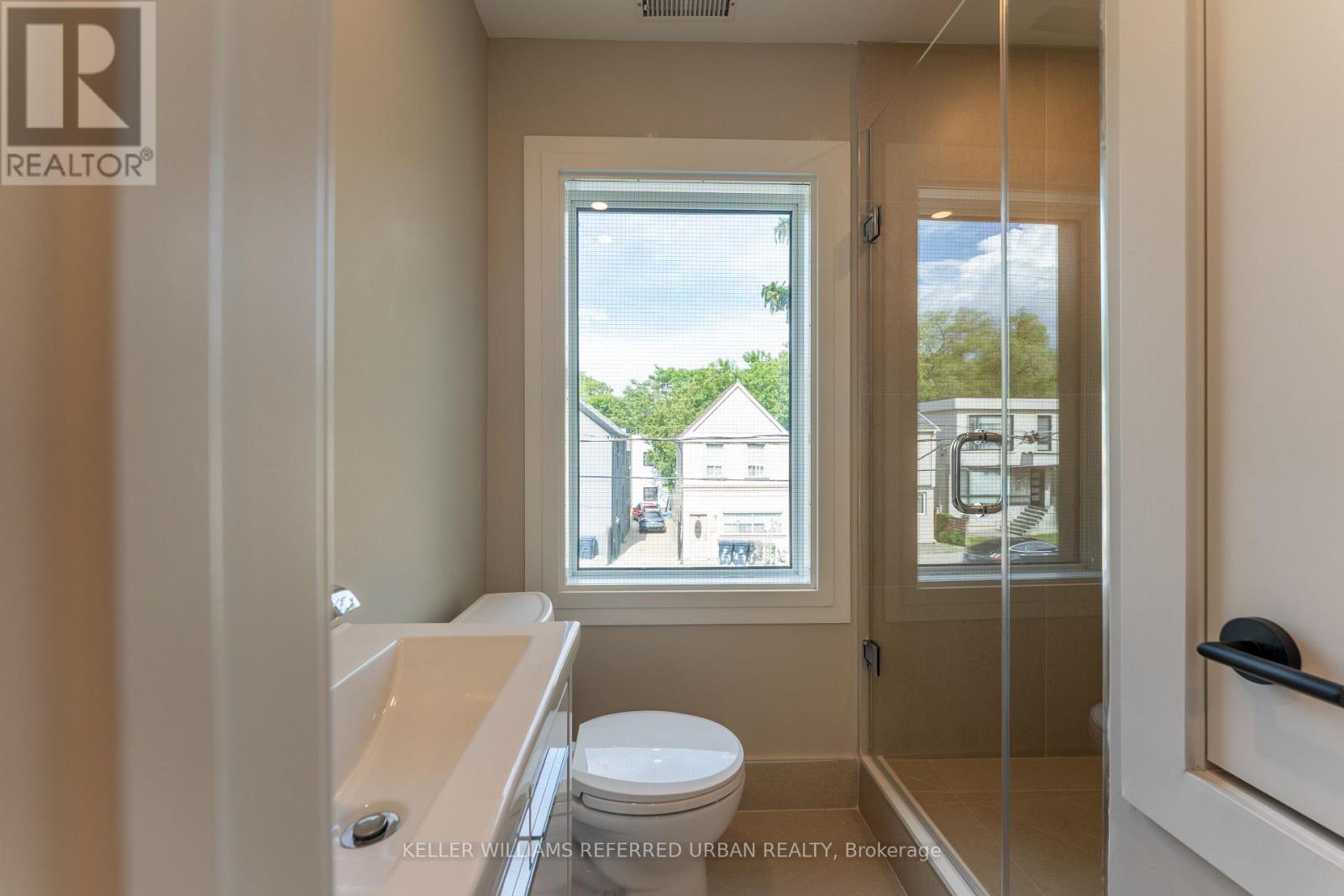 3 - 352 Jones Avenue, Toronto, Ontario  M4J 3G3 - Photo 8 - E13757384