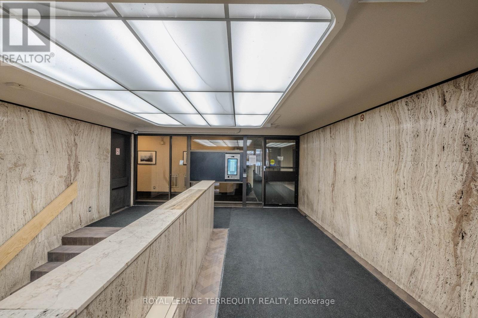 1703 - 1 Massey Square, Toronto, Ontario  M4C 5L4 - Photo 3 - E13757464