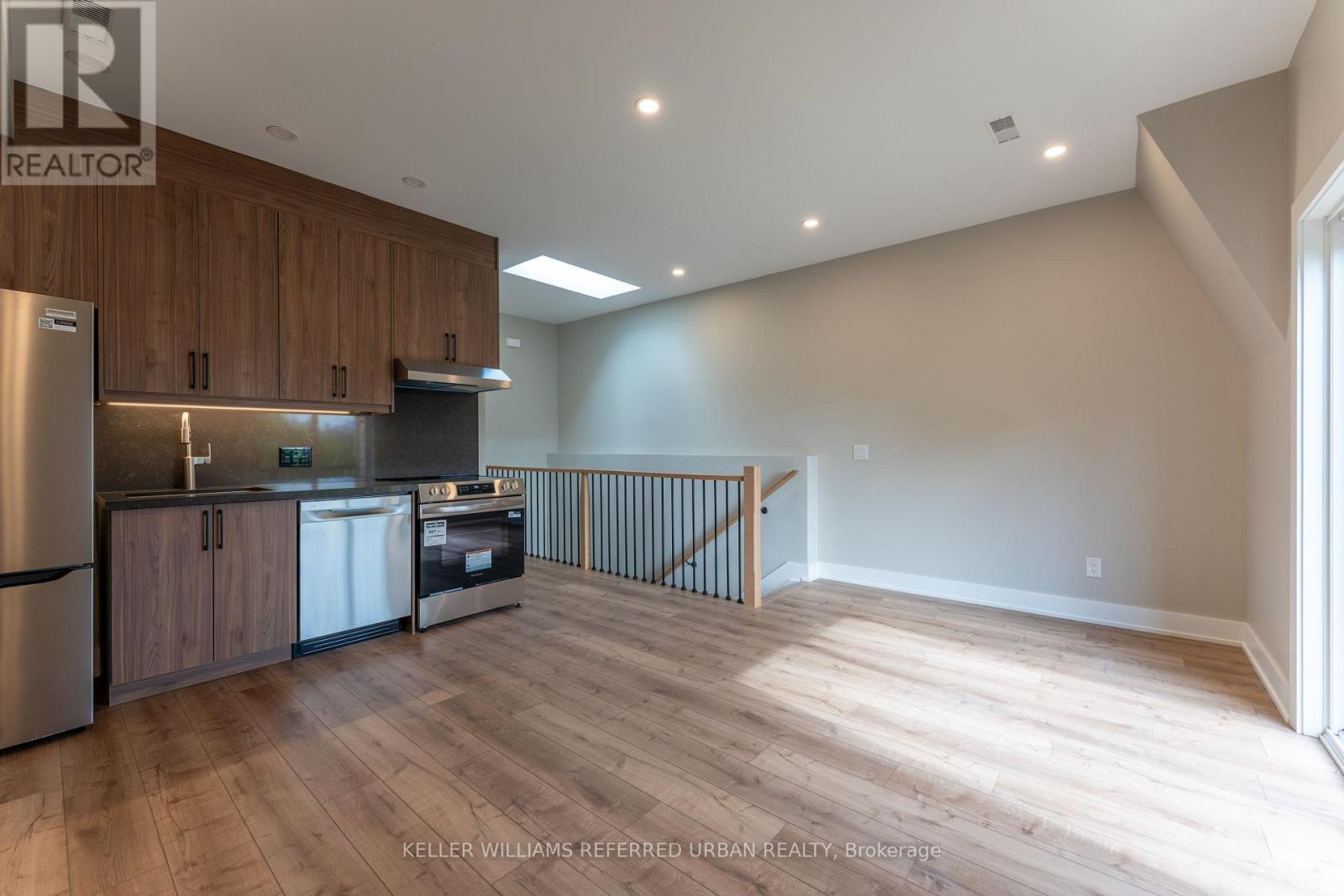 4 - 352 Jones Avenue, Toronto, Ontario  M4J 3G3 - Photo 2 - E13757474