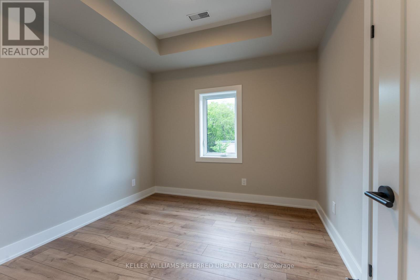 4 - 352 Jones Avenue, Toronto, Ontario  M4J 3G3 - Photo 5 - E13757474