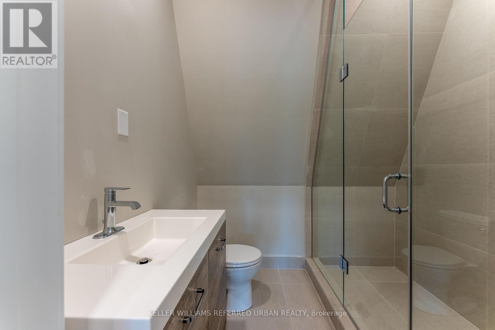 4 - 352 Jones Avenue, Toronto, Ontario  M4J 3G3 - Photo 9 - E13757474