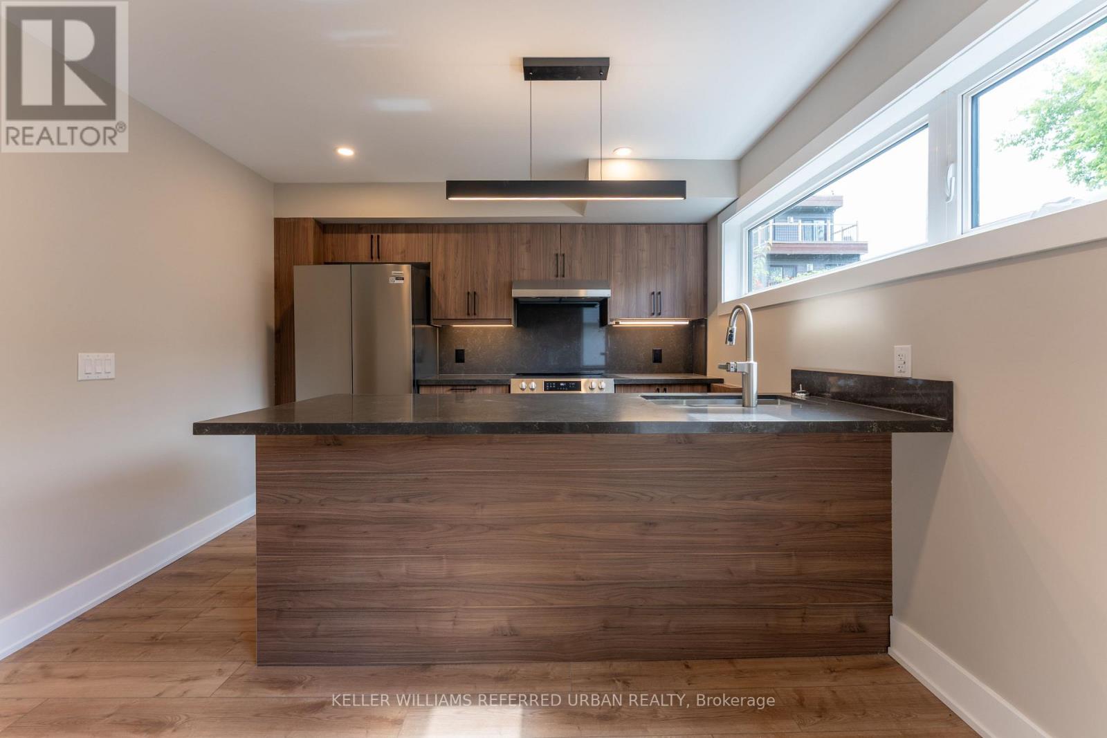 5 - 352 Jones Avenue, Toronto, Ontario  M4J 3G3 - Photo 2 - E13757512