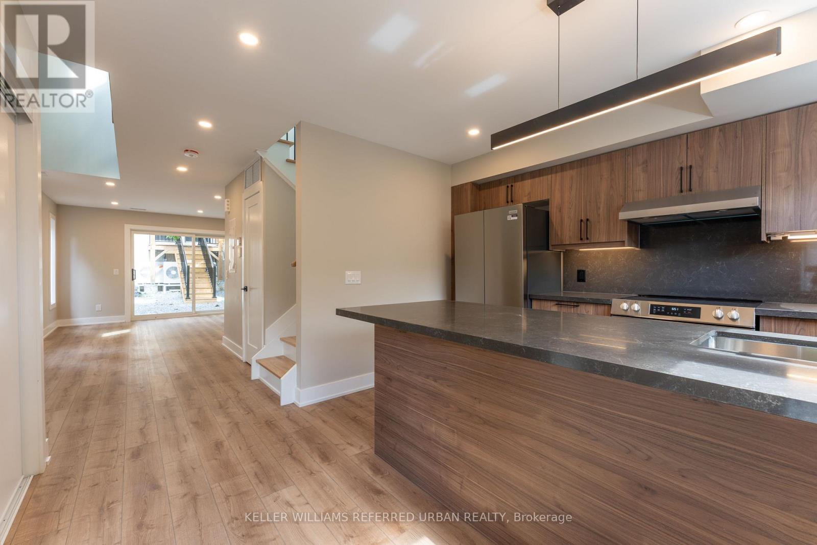 5 - 352 Jones Avenue, Toronto, Ontario  M4J 3G3 - Photo 3 - E13757512