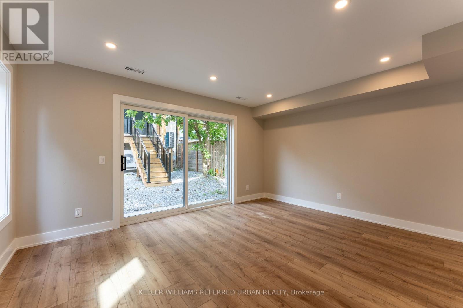 5 - 352 Jones Avenue, Toronto, Ontario  M4J 3G3 - Photo 8 - E13757512