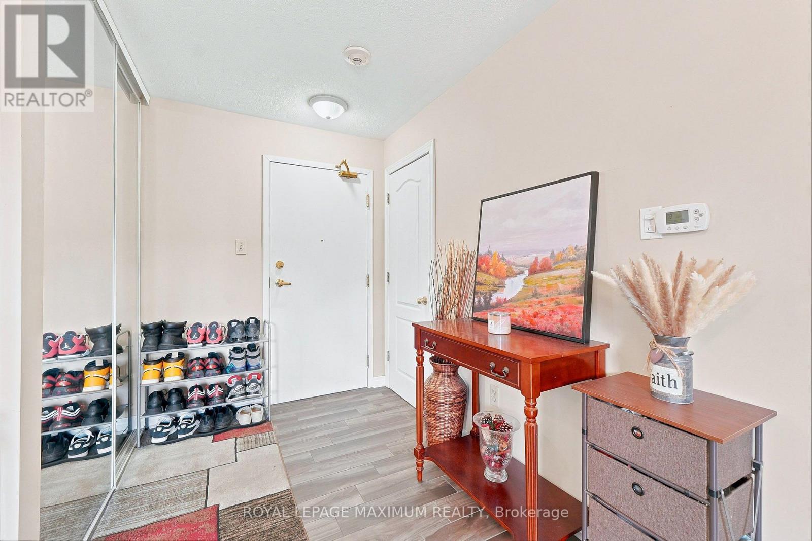 204 - 9944 Keele Street, Vaughan, Ontario  L6A 3Y4 - Photo 2 - N13757402
