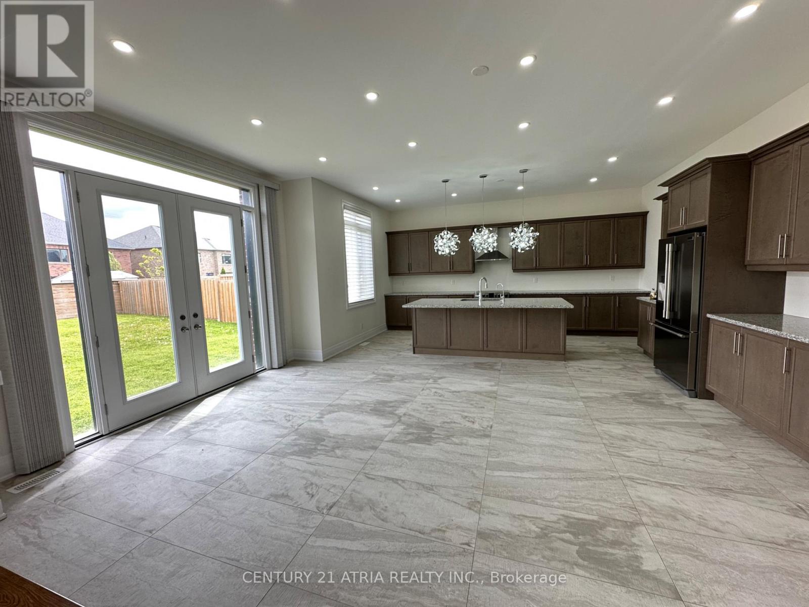 19 Mumberson Street, Innisfil, Ontario  L0L 1L0 - Photo 7 - N13757484