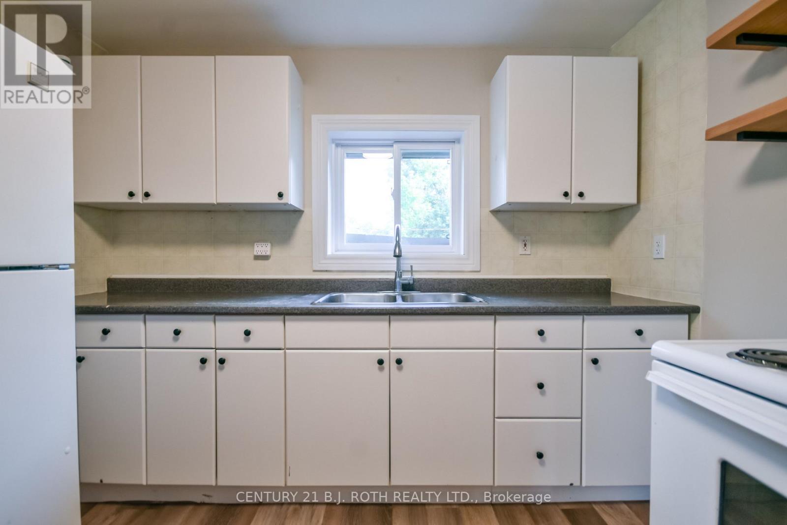 105 Westmount Drive S, Orillia, Ontario  L3V 6E2 - Photo 9 - S13757434