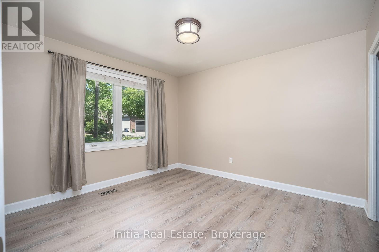 53 Burrows Avenue, Toronto, Ontario M9B 4W8 - Photo 11 - W13757370