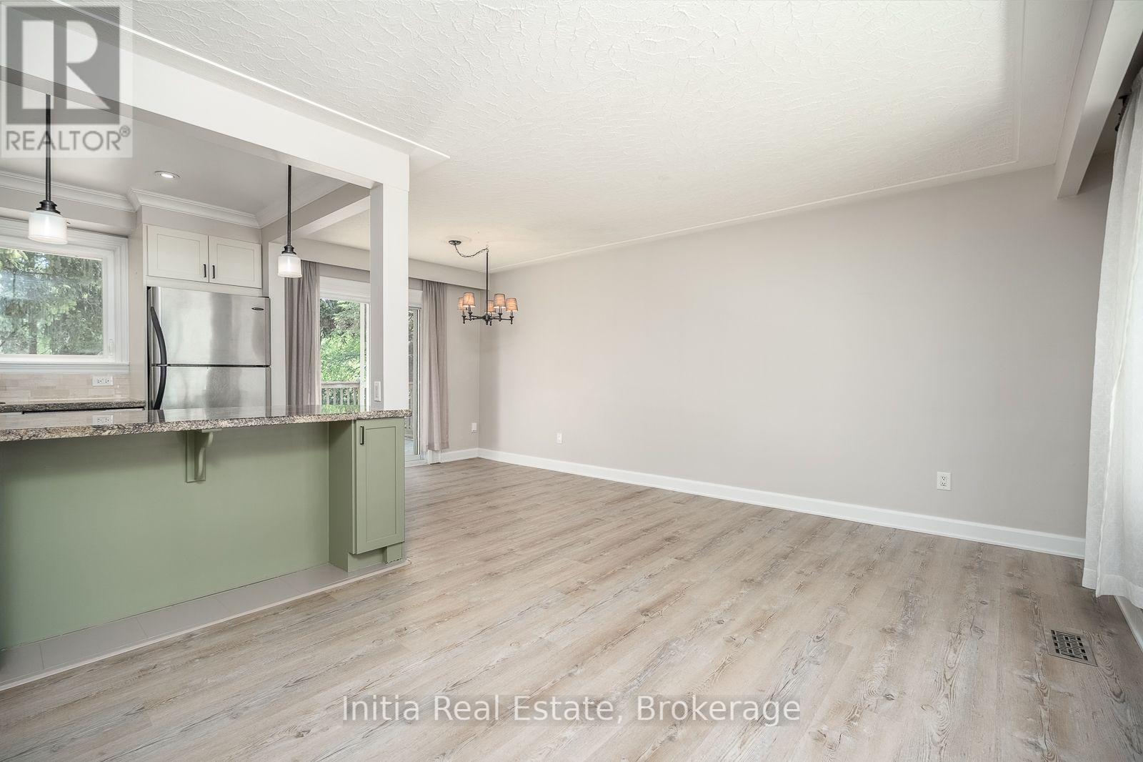 53 Burrows Avenue, Toronto, Ontario M9B 4W8 - Photo 4 - W13757370