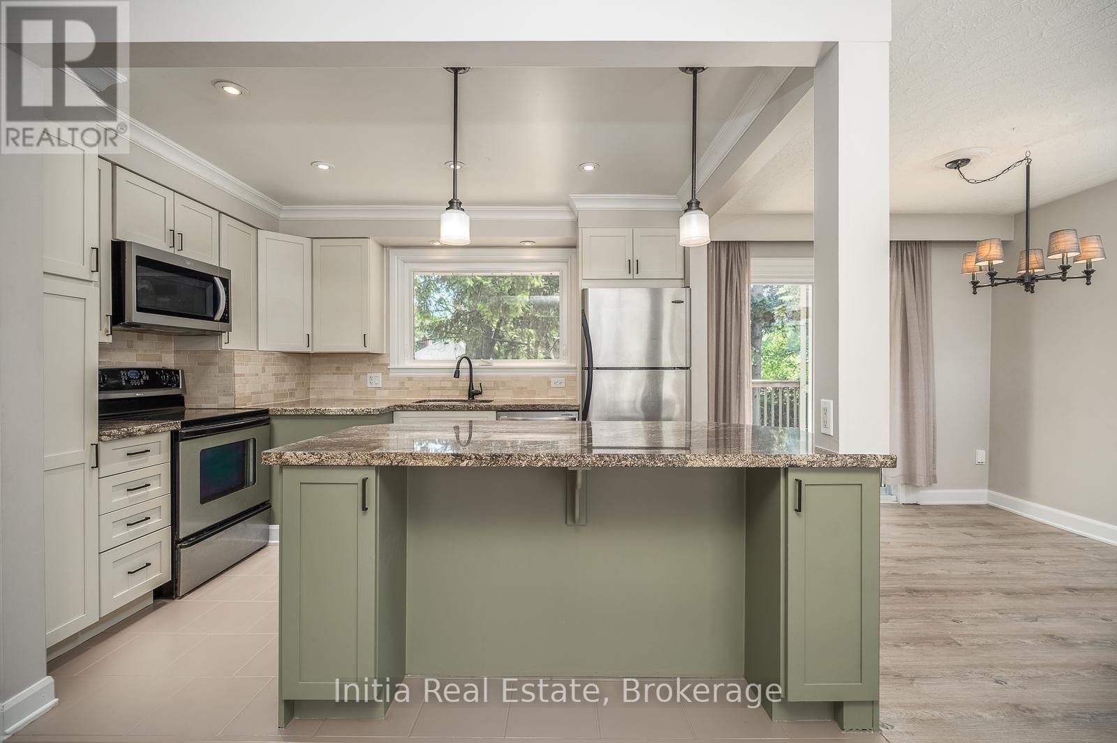 53 Burrows Avenue, Toronto, Ontario M9B 4W8 - Photo 7 - W13757370