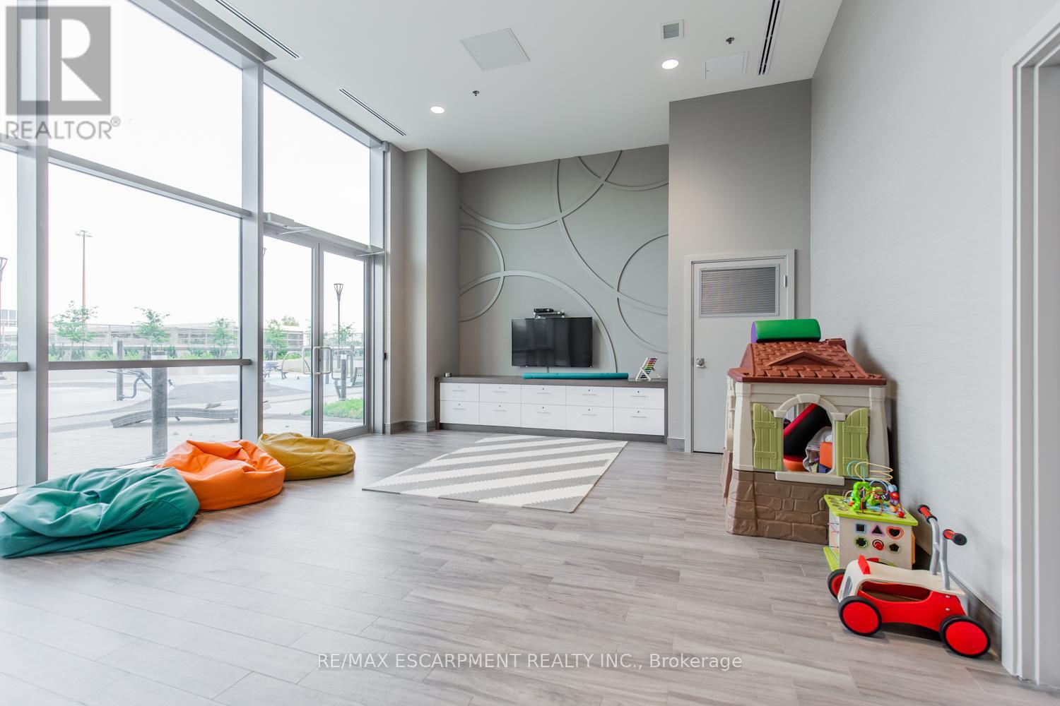 2107 - 2087 Fairview Street, Burlington, Ontario  L7R 0E5 - Photo 47 - W13757386