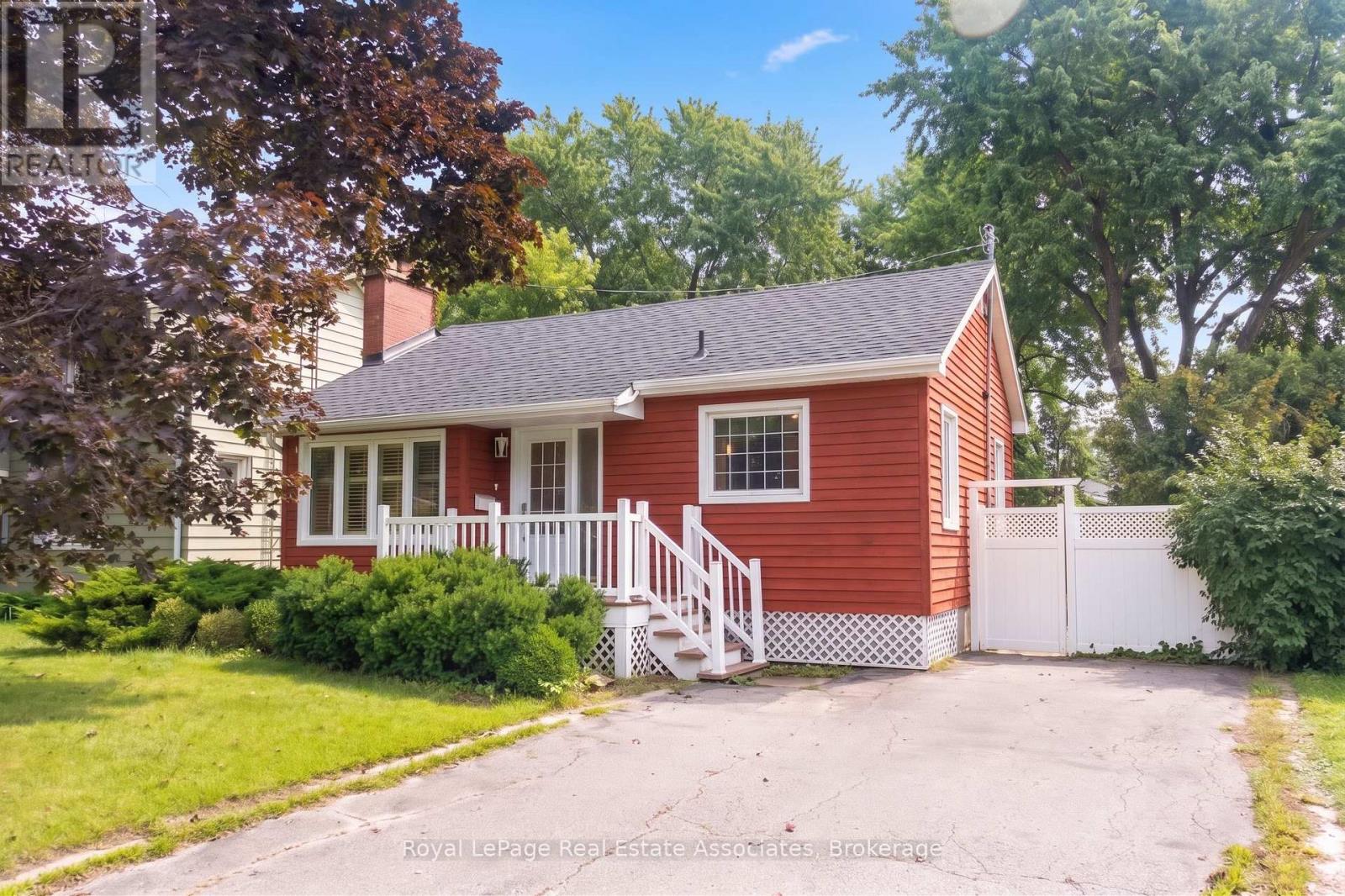 101 Denison Avenue, Brampton, Ontario L6X 1E9 - Photo 2 - W13757388