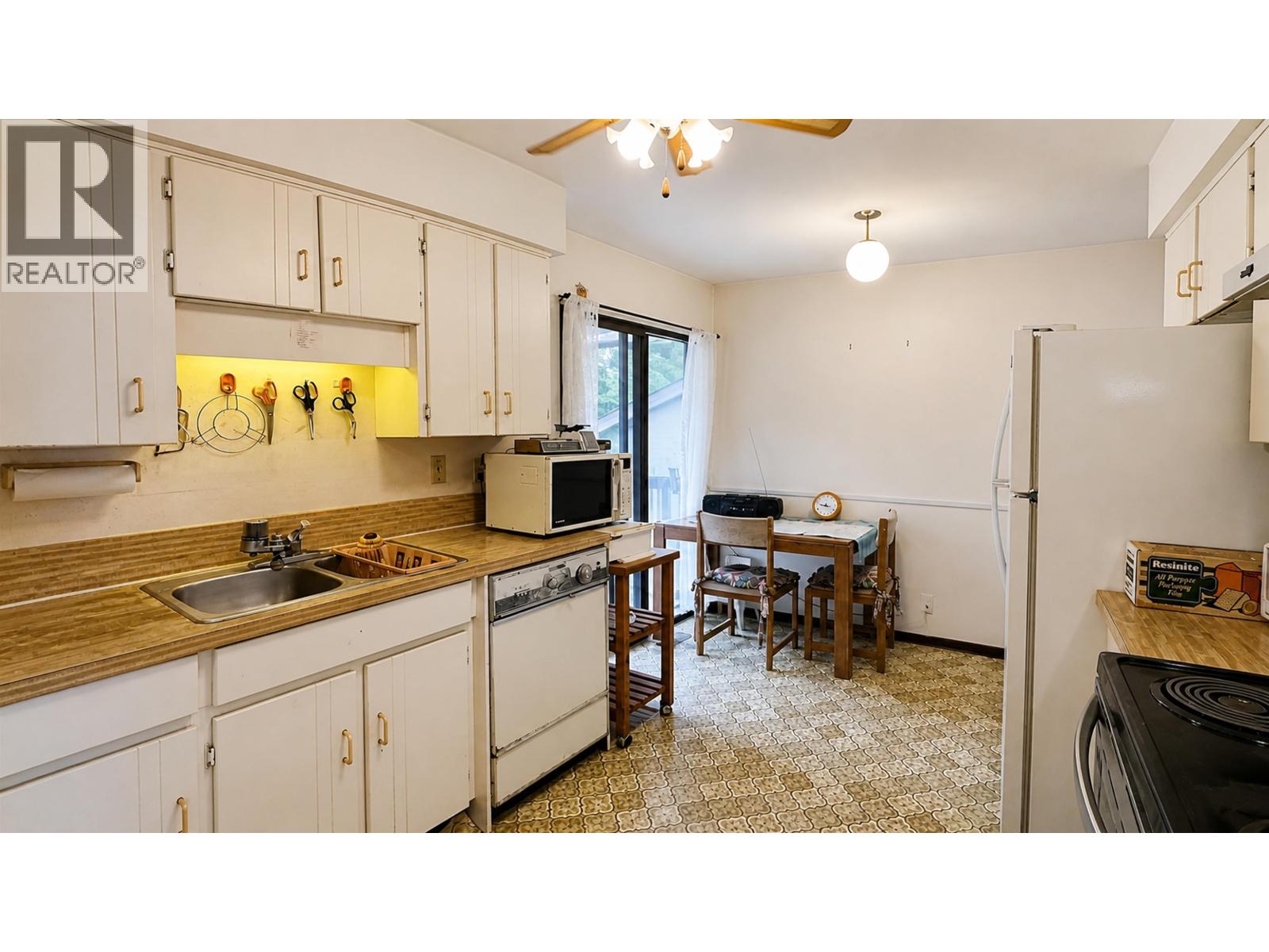 3232 Salt Spring Avenue, Coquitlam, British Columbia  V3E 1E9 - Photo 11 - R3162350