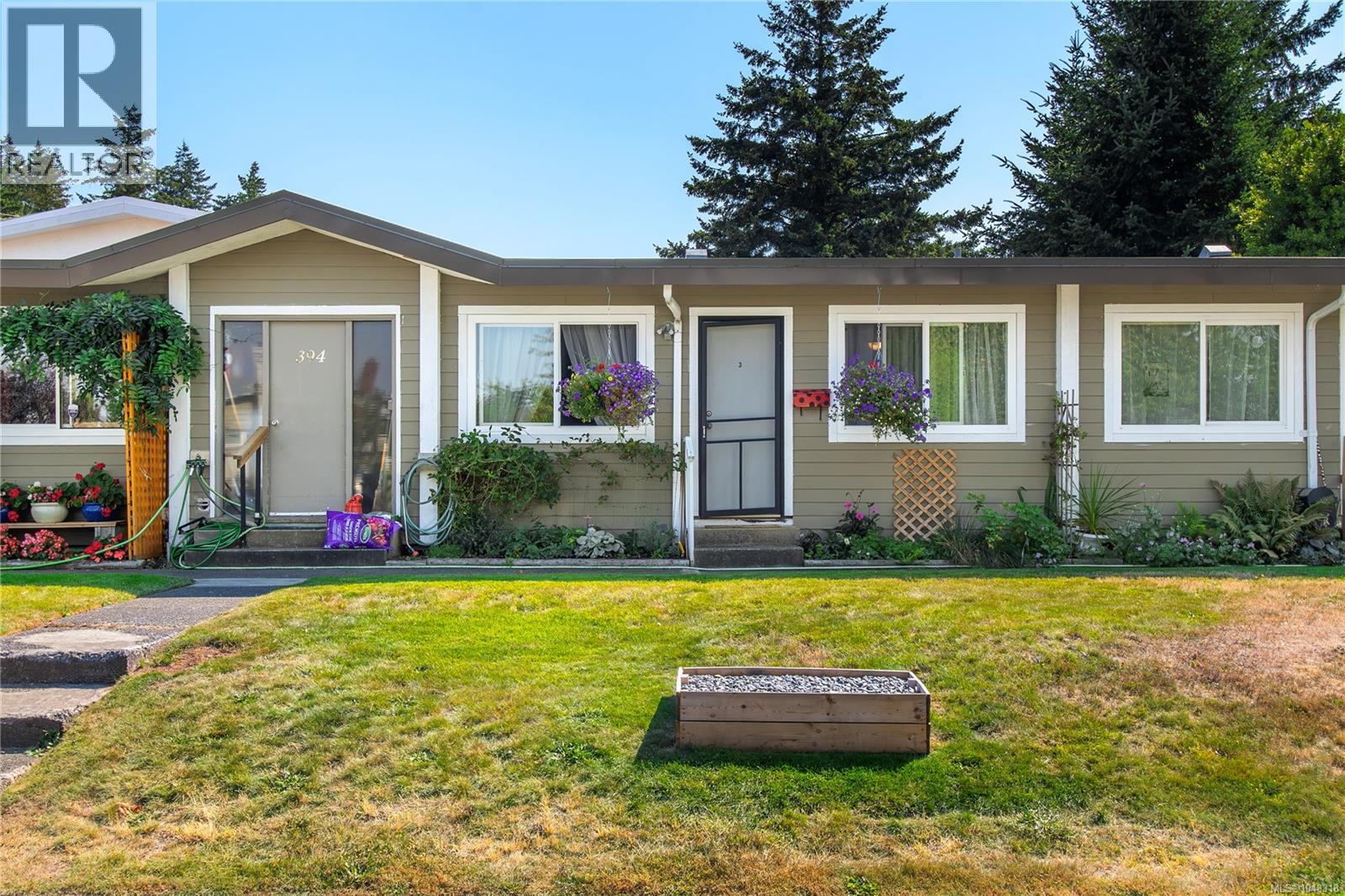 394 Cedar St, Campbell River, British Columbia  V9W 2V2 - Photo 2 - 1048318