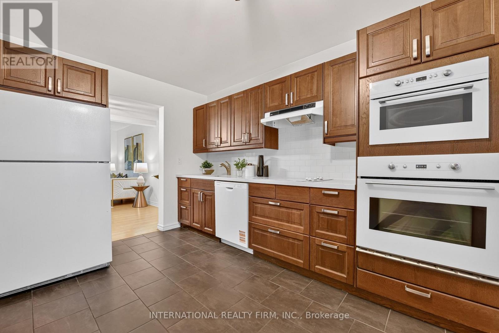 15 - 6855 Glen Erin Drive, Mississauga, Ontario  L5N 1P6 - Photo 9 - W13740136