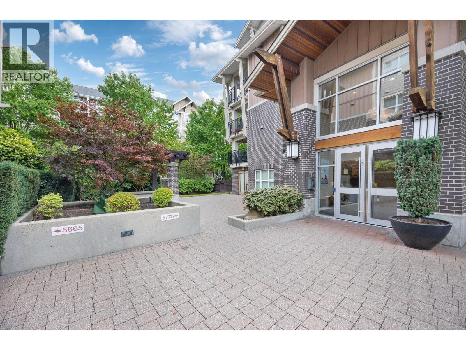 312 5775 Irmin Street, Burnaby, British Columbia  V5J 0C3 - Photo 1 - R3162727