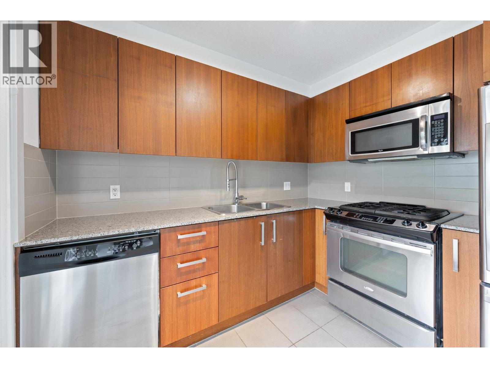 312 5775 Irmin Street, Burnaby, British Columbia  V5J 0C3 - Photo 13 - R3162727