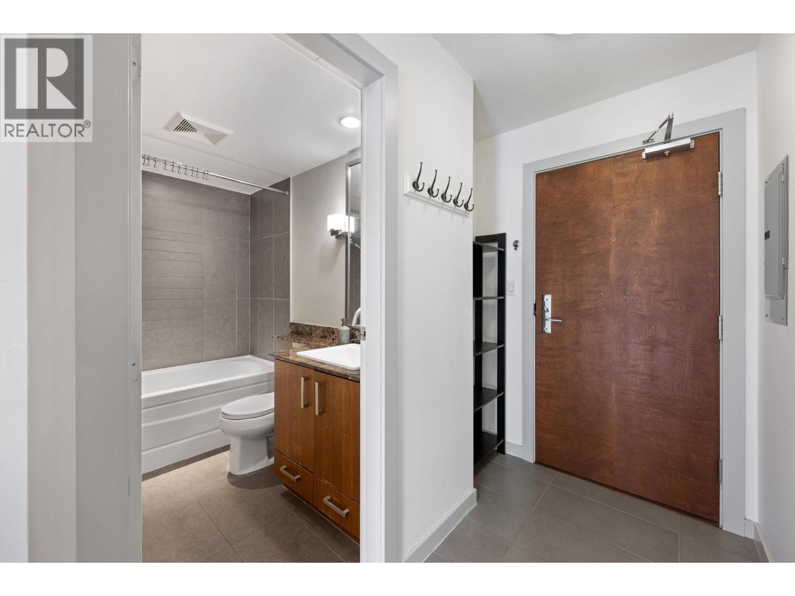 312 5775 Irmin Street, Burnaby, British Columbia  V5J 0C3 - Photo 3 - R3162727