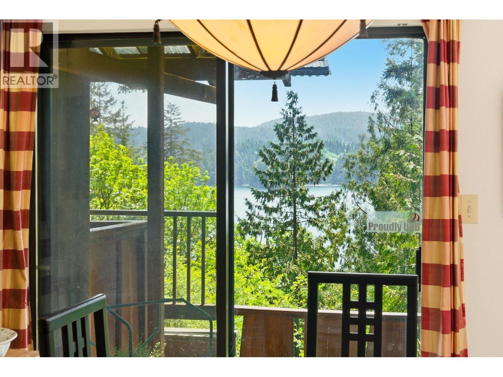 5481 Indian River Drive, North Vancouver, British Columbia  V7G 2T7 - Photo 12 - R3162715