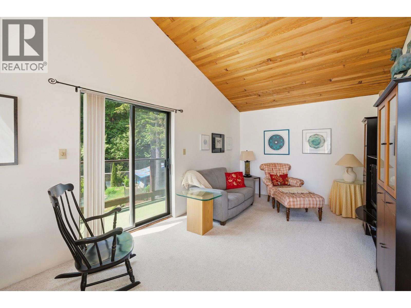 5481 Indian River Drive, North Vancouver, British Columbia  V7G 2T7 - Photo 14 - R3162715