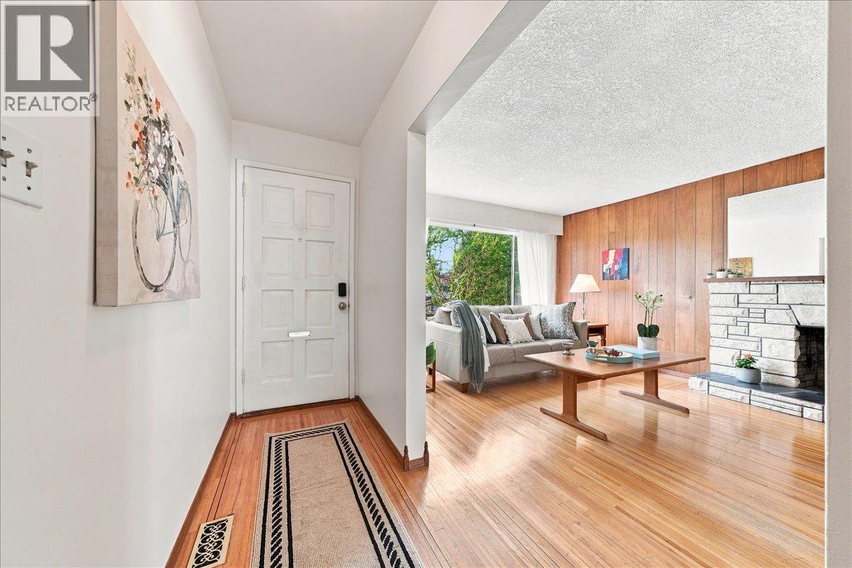 5884 Ormidale Street, Vancouver, British Columbia  V5R 4R3 - Photo 5 - R3162755