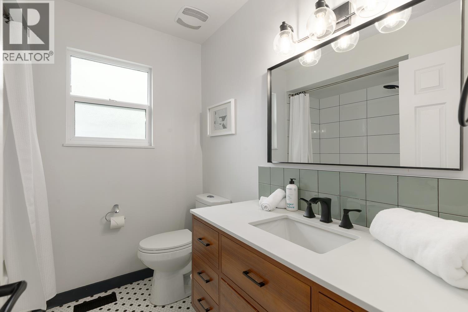 8029 Westlake Street, Burnaby, British Columbia  V5A 2A9 - Photo 13 - R3162757