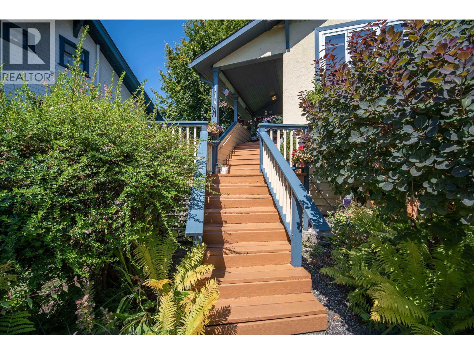 114 W Kings Road, North Vancouver, British Columbia  V7N 2L8 - Photo 3 - R3162786