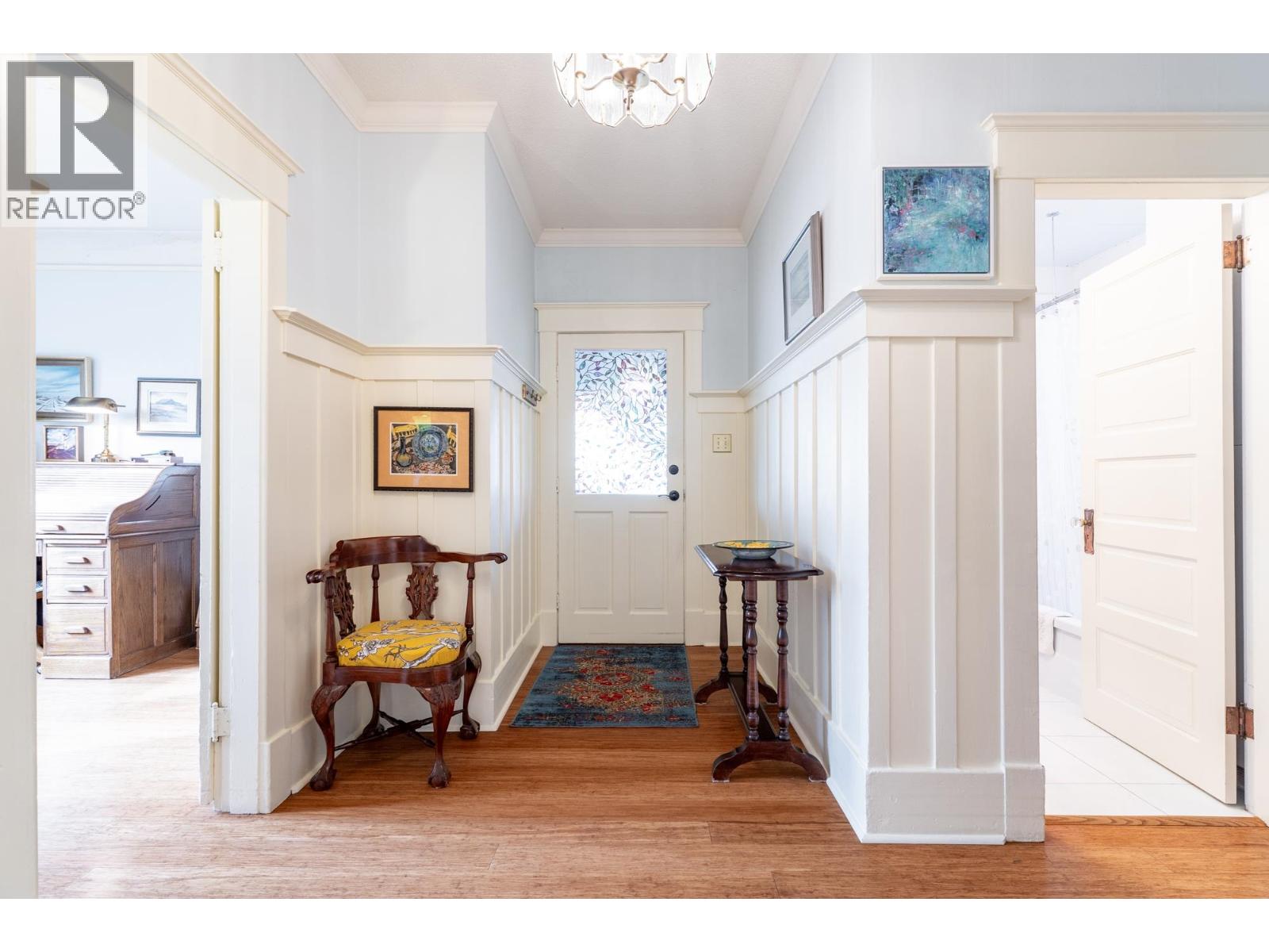 114 W Kings Road, North Vancouver, British Columbia  V7N 2L8 - Photo 9 - R3162786