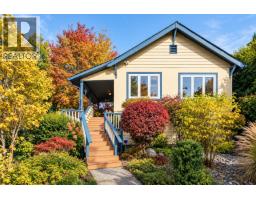 114 W KINGS ROAD, North Vancouver, British Columbia