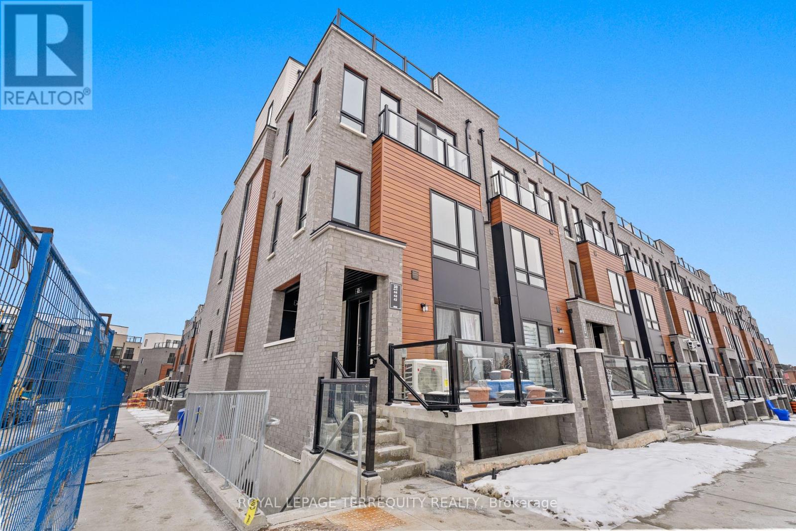 43 - 30 LIBEN WAY, Toronto, Ontario