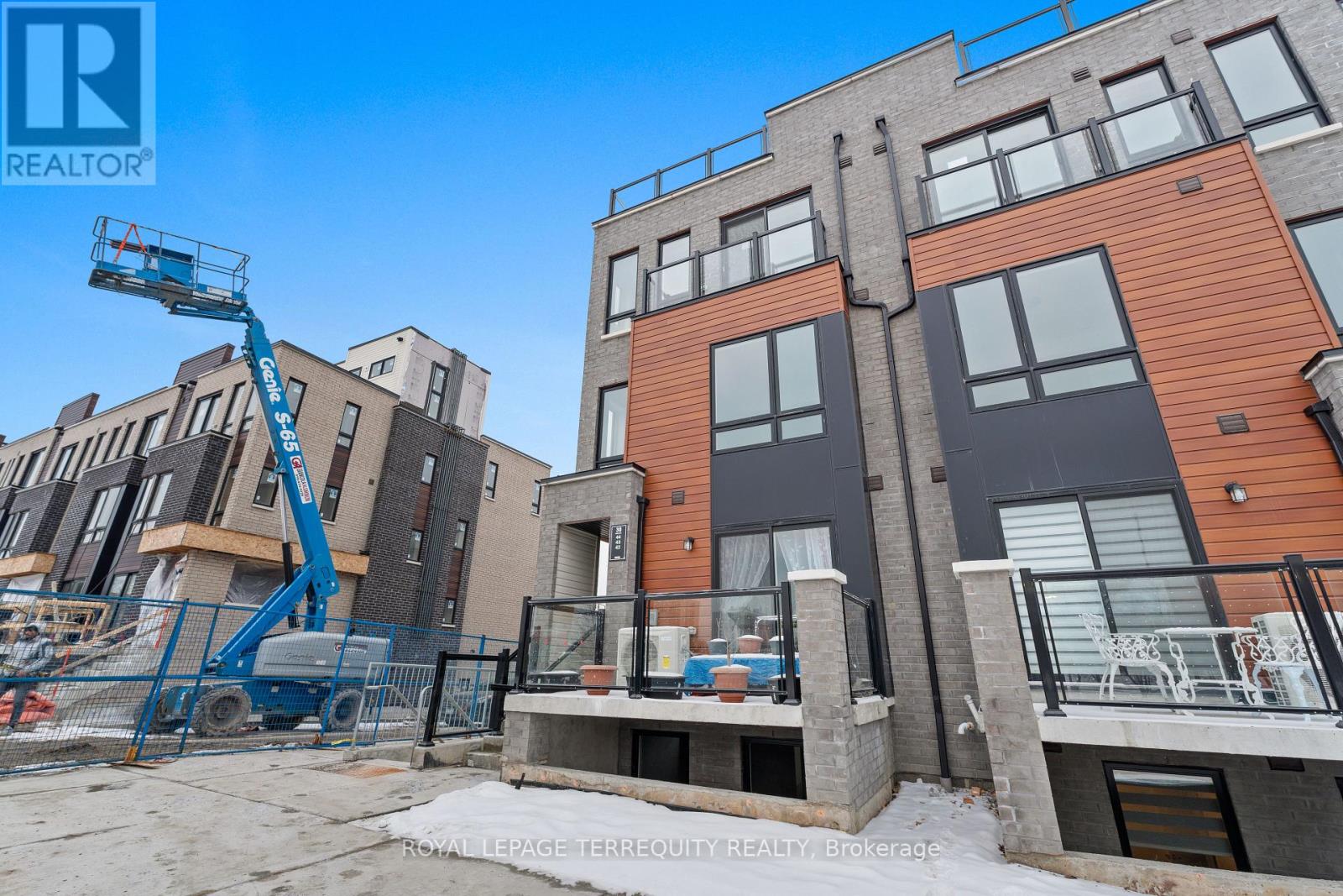 43 - 30 Liben Way, Toronto, Ontario M1B 0E8 - Photo 2 - E13757542