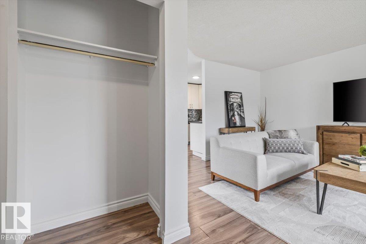 18703 57 Av NW, Edmonton, Alberta  T6M 2A6 - Photo 3 - E4507613