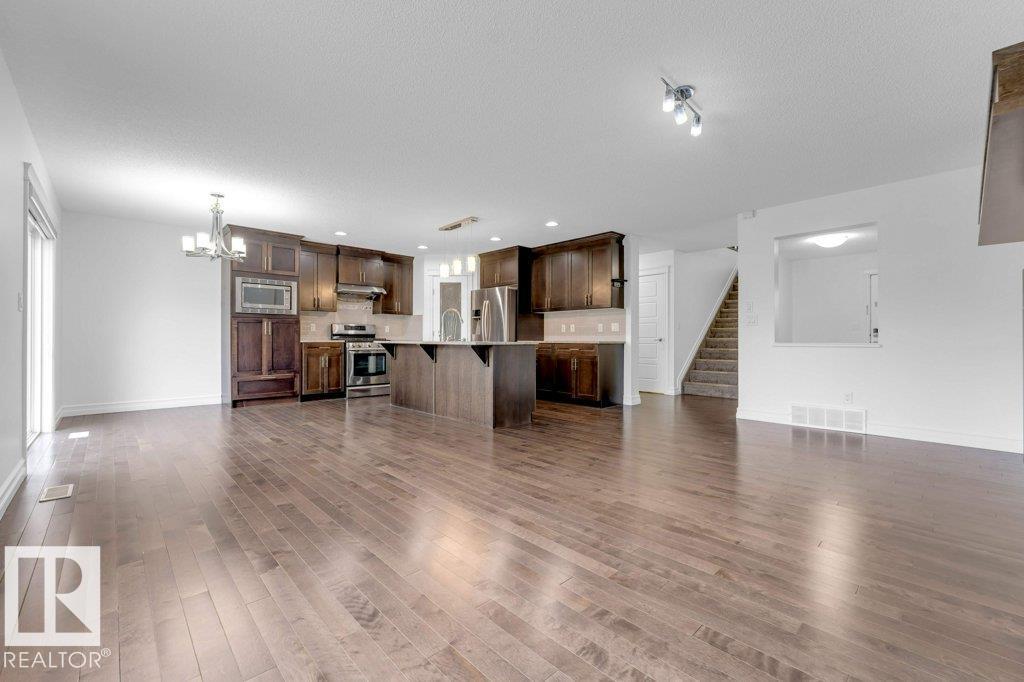 3740 8 St NW, Edmonton, Alberta  T6T 0S1 - Photo 12 - E4507617