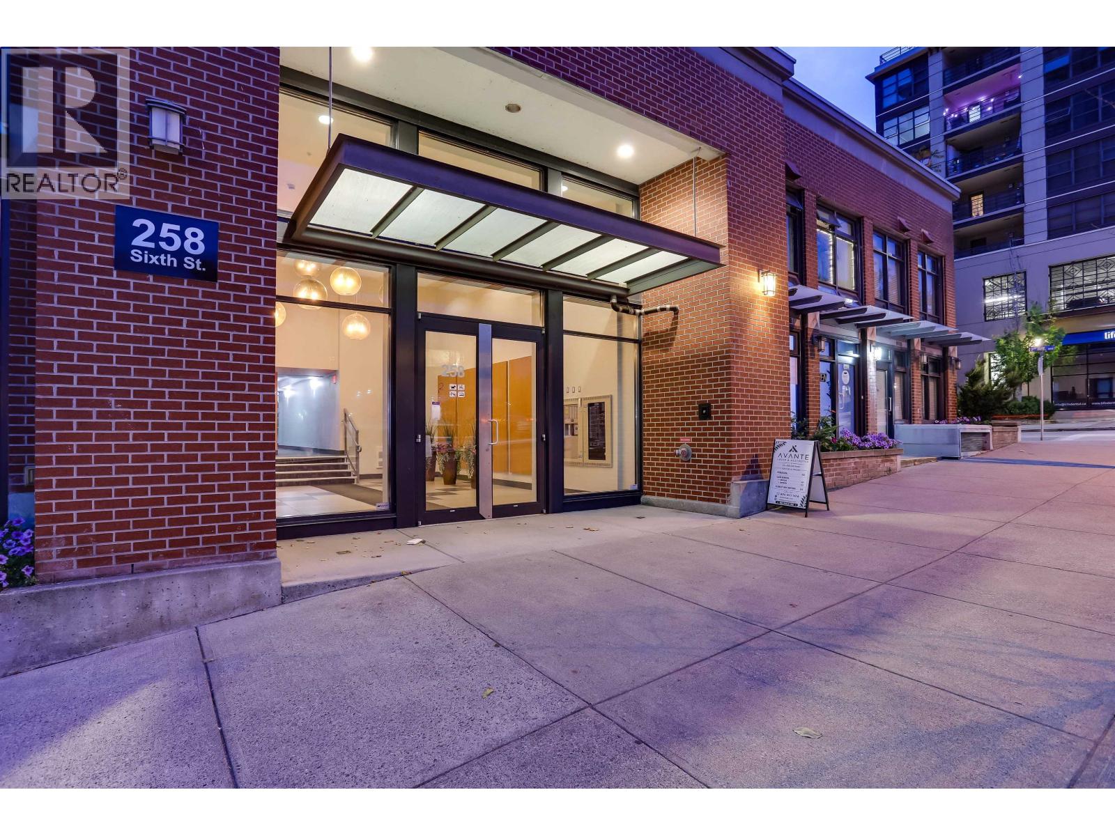 801 258 Sixth Street, New Westminster, British Columbia  V3L 0G6 - Photo 2 - R3162676