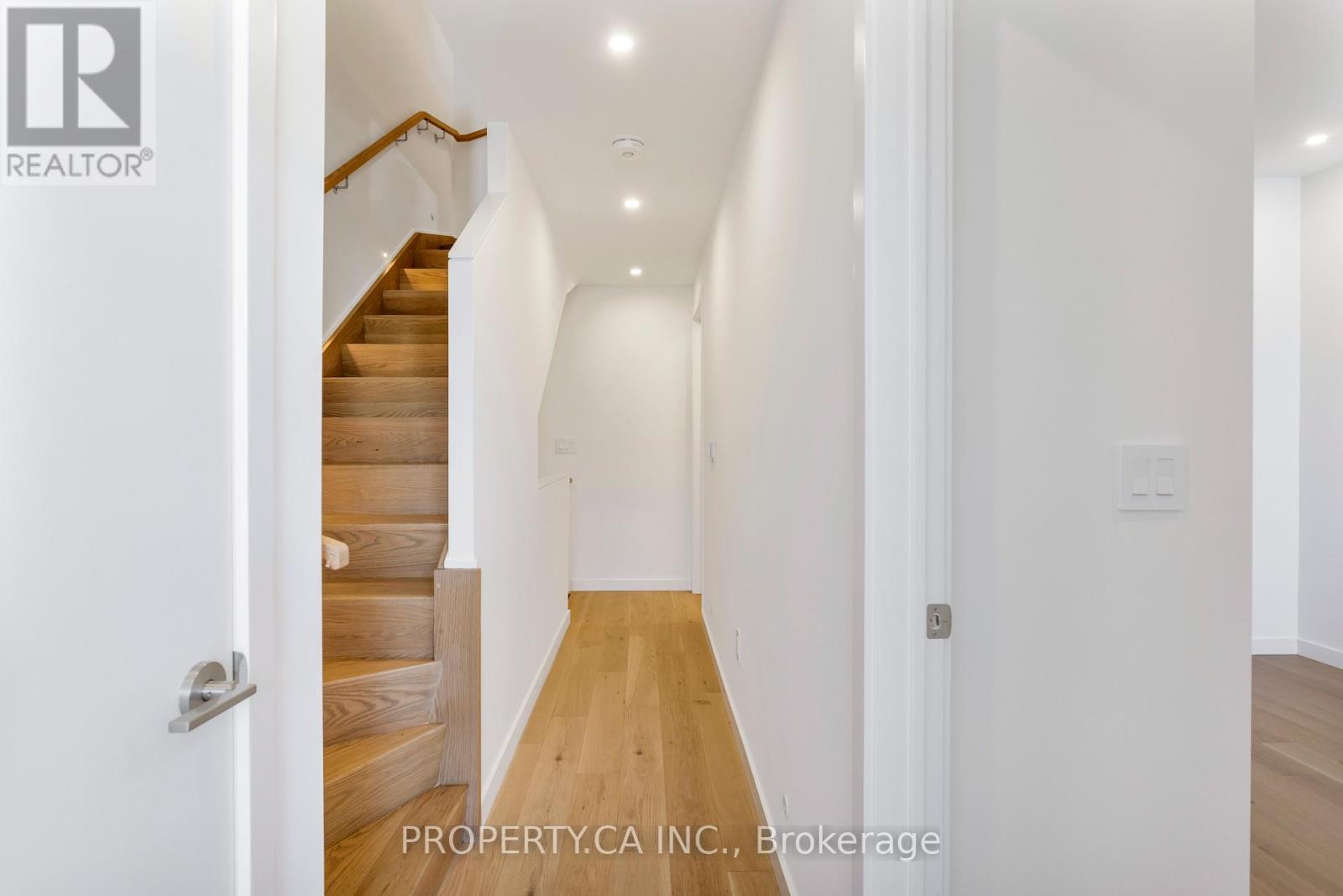Unit #3 - 301 Keele Street, Toronto, Ontario M6P 2K5 - Photo 13 - W13757516