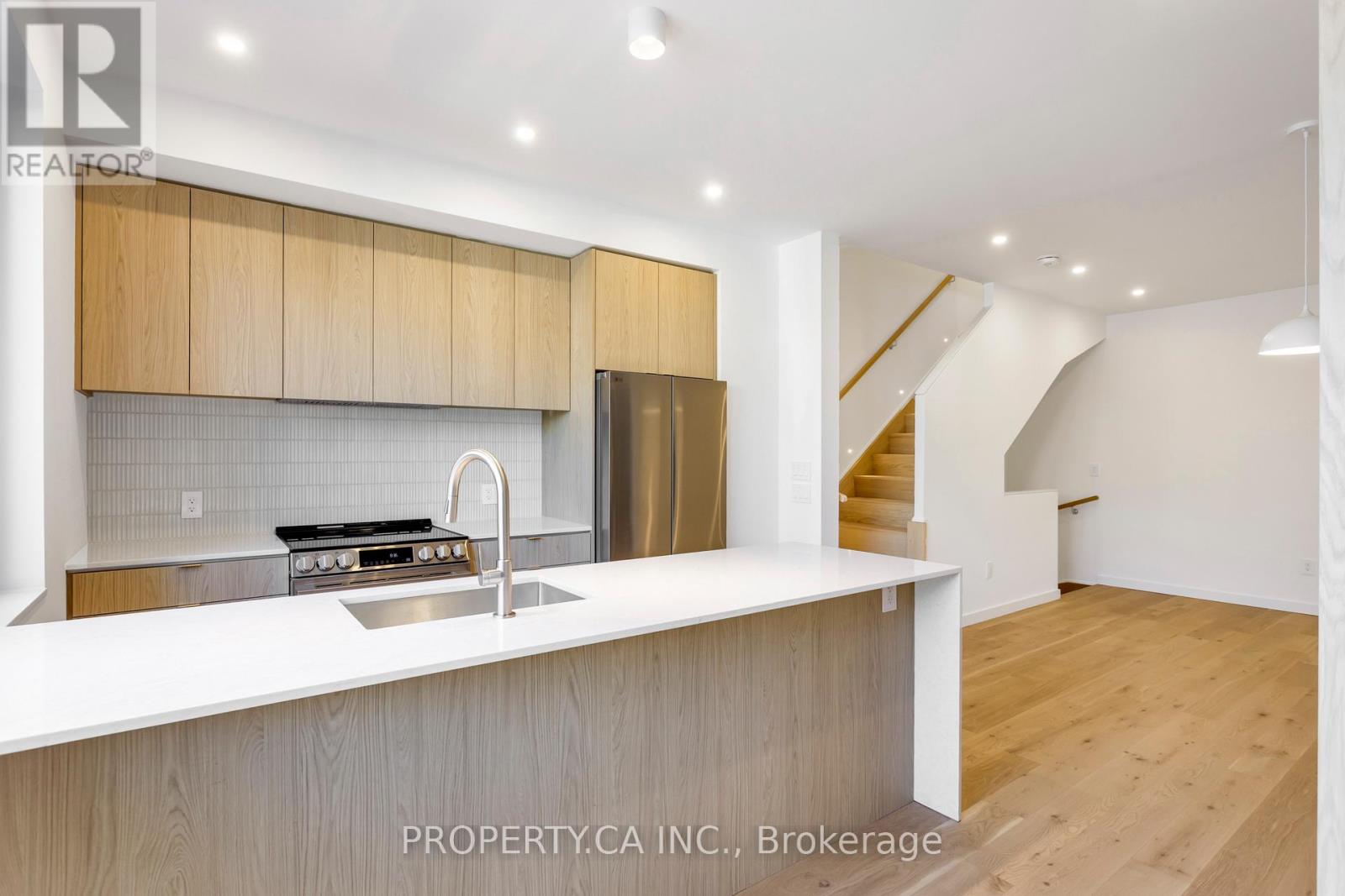 Unit #3 - 301 Keele Street, Toronto, Ontario M6P 2K5 - Photo 4 - W13757516