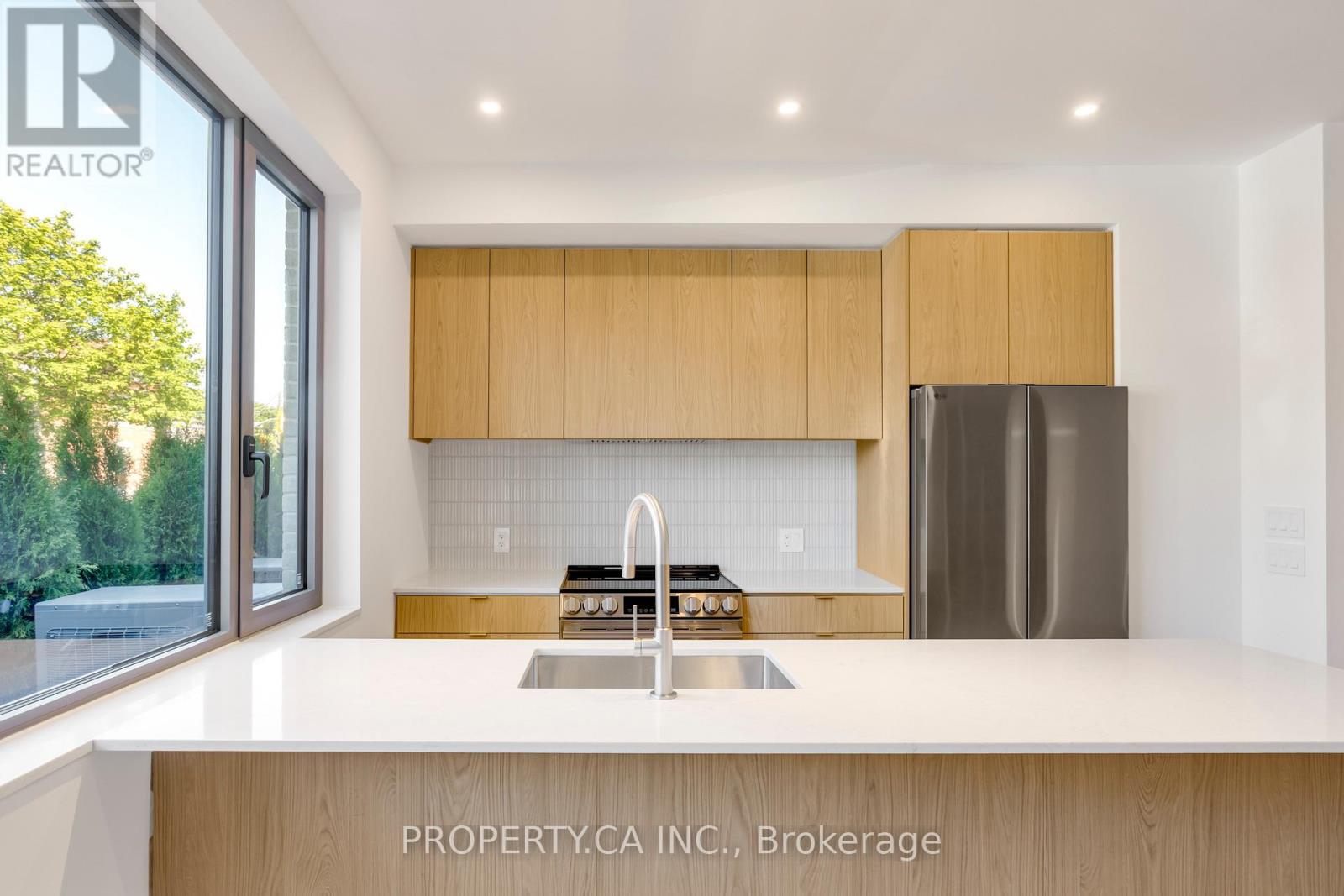 Unit #3 - 301 Keele Street, Toronto, Ontario M6P 2K5 - Photo 7 - W13757516