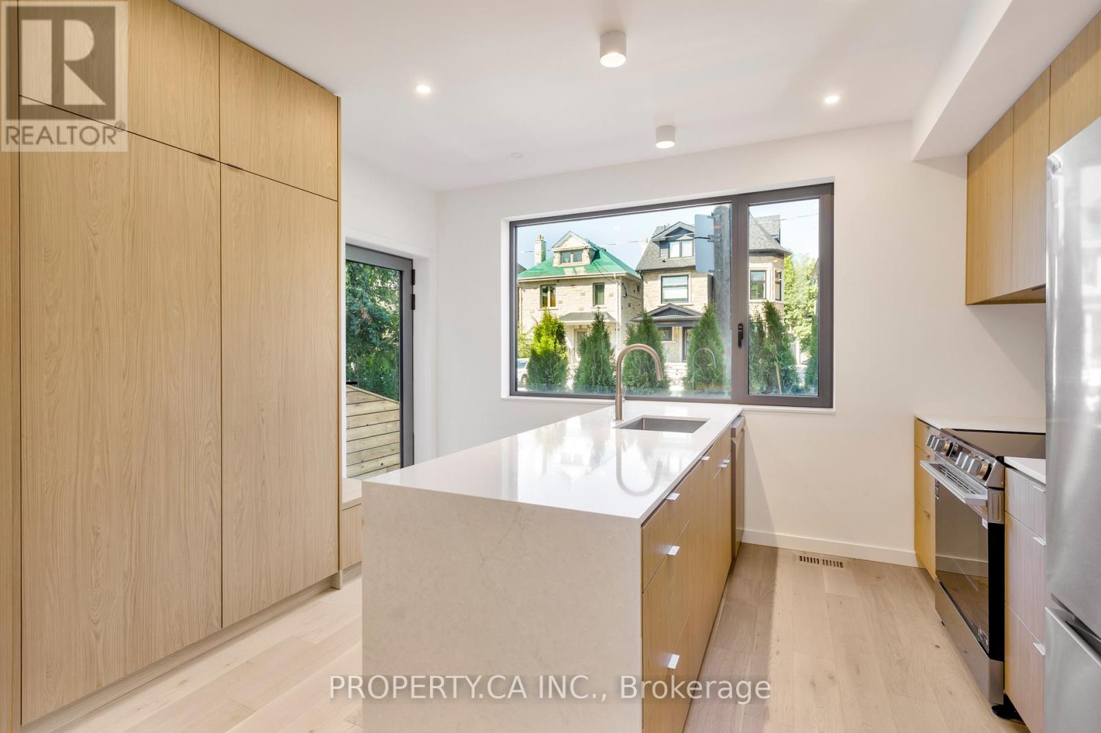 Unit #3 - 301 Keele Street, Toronto, Ontario M6P 2K5 - Photo 9 - W13757516