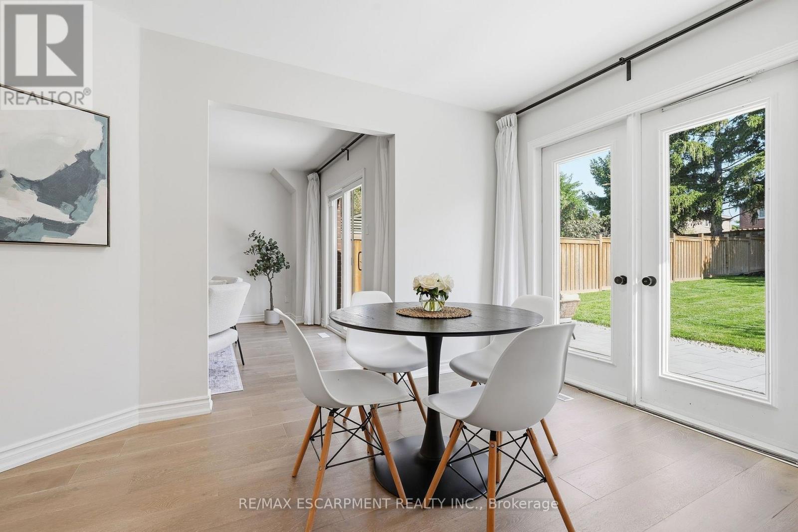 551 Deerhurst Drive, Burlington, Ontario  L7L 5V9 - Photo 16 - W13757526