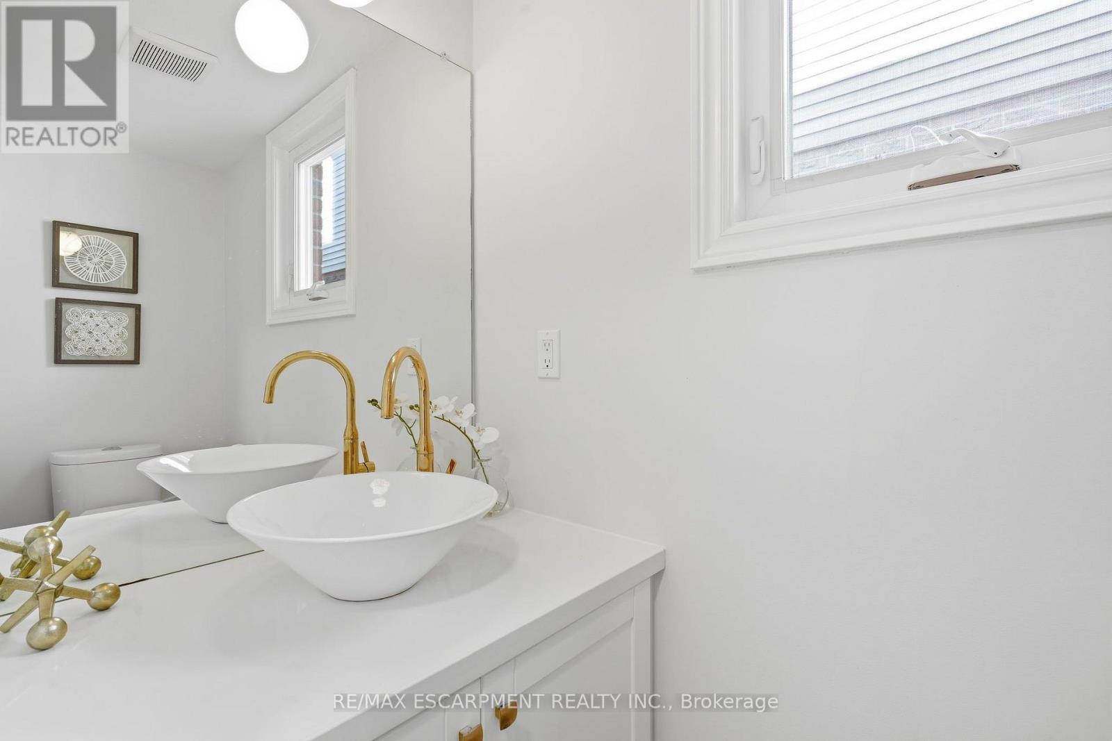 551 Deerhurst Drive, Burlington, Ontario  L7L 5V9 - Photo 18 - W13757526