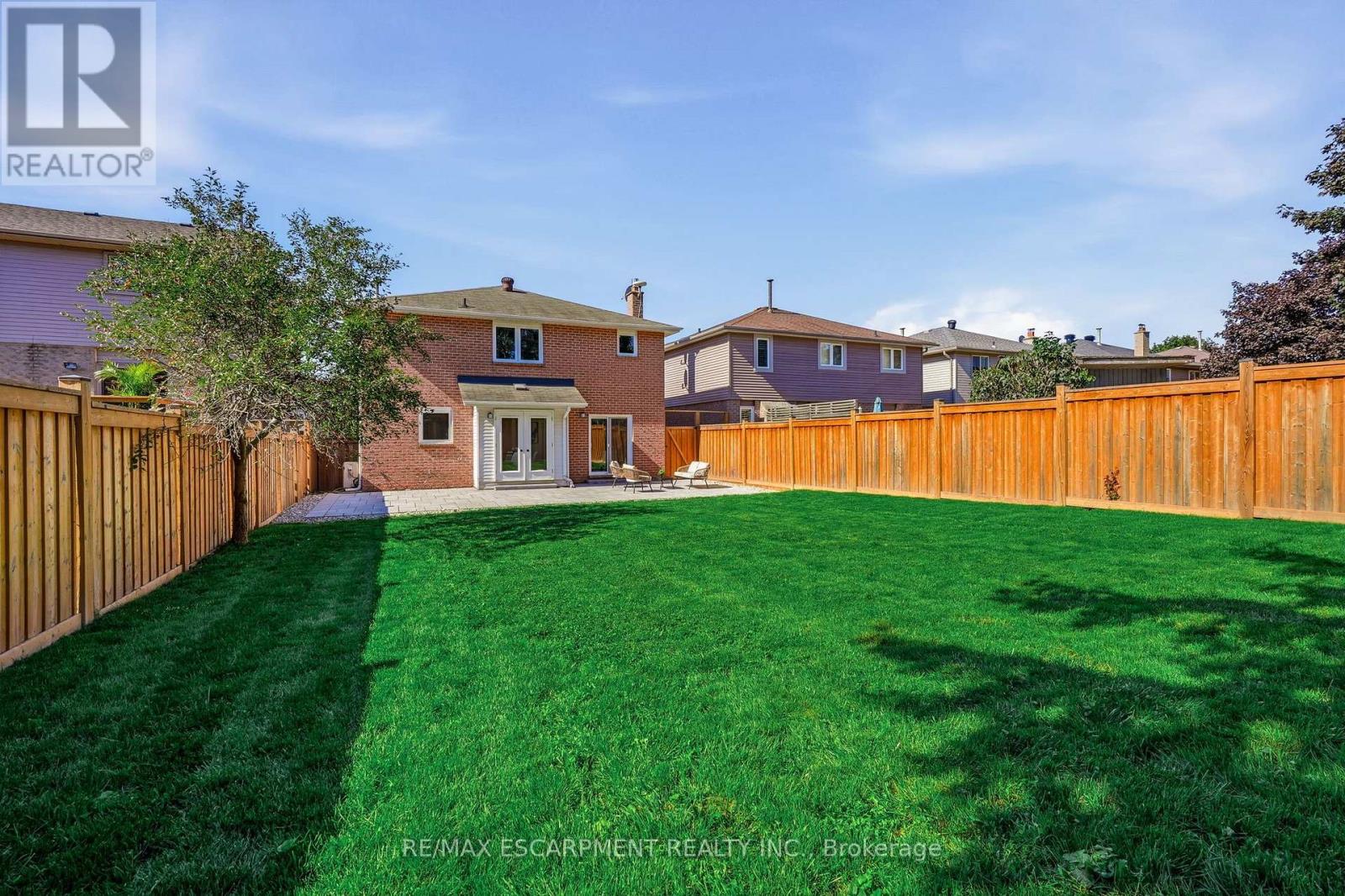 551 Deerhurst Drive, Burlington, Ontario  L7L 5V9 - Photo 37 - W13757526