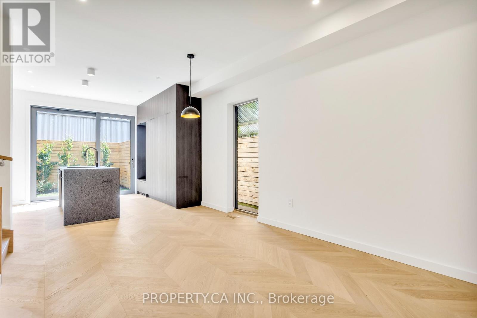 Unit #4 - 301 Keele Street, Toronto, Ontario M6P 2K5 - Photo 13 - W13757528