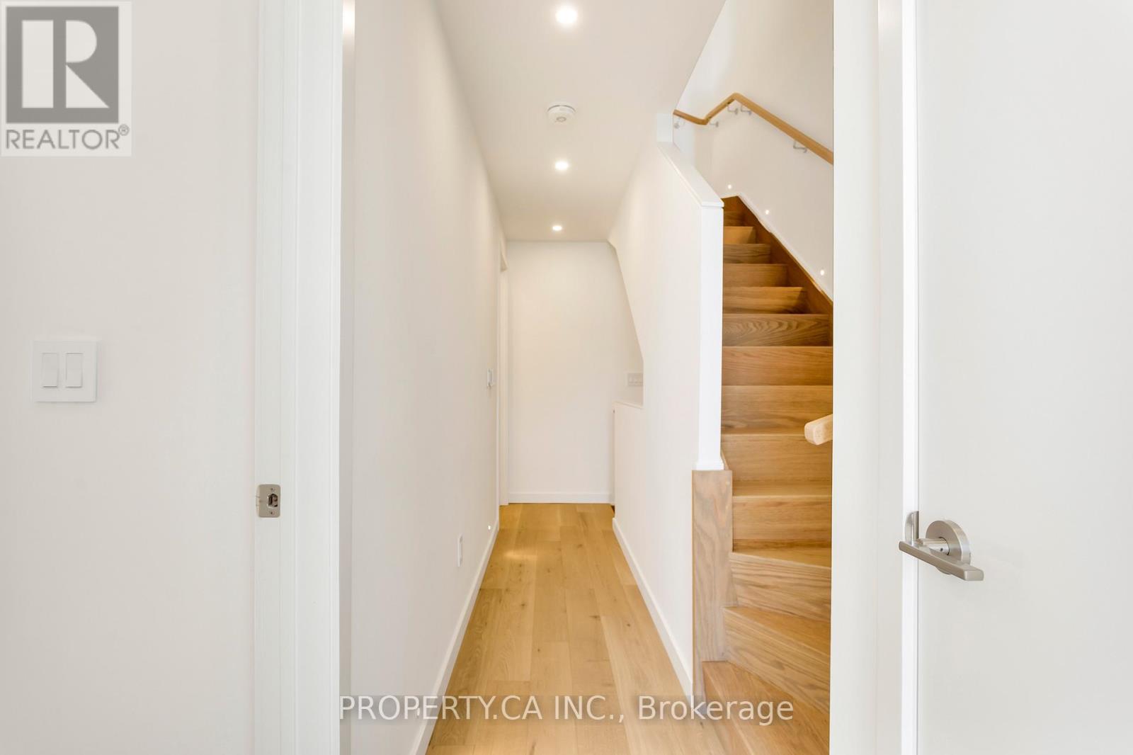 Unit #4 - 301 Keele Street, Toronto, Ontario M6P 2K5 - Photo 16 - W13757528