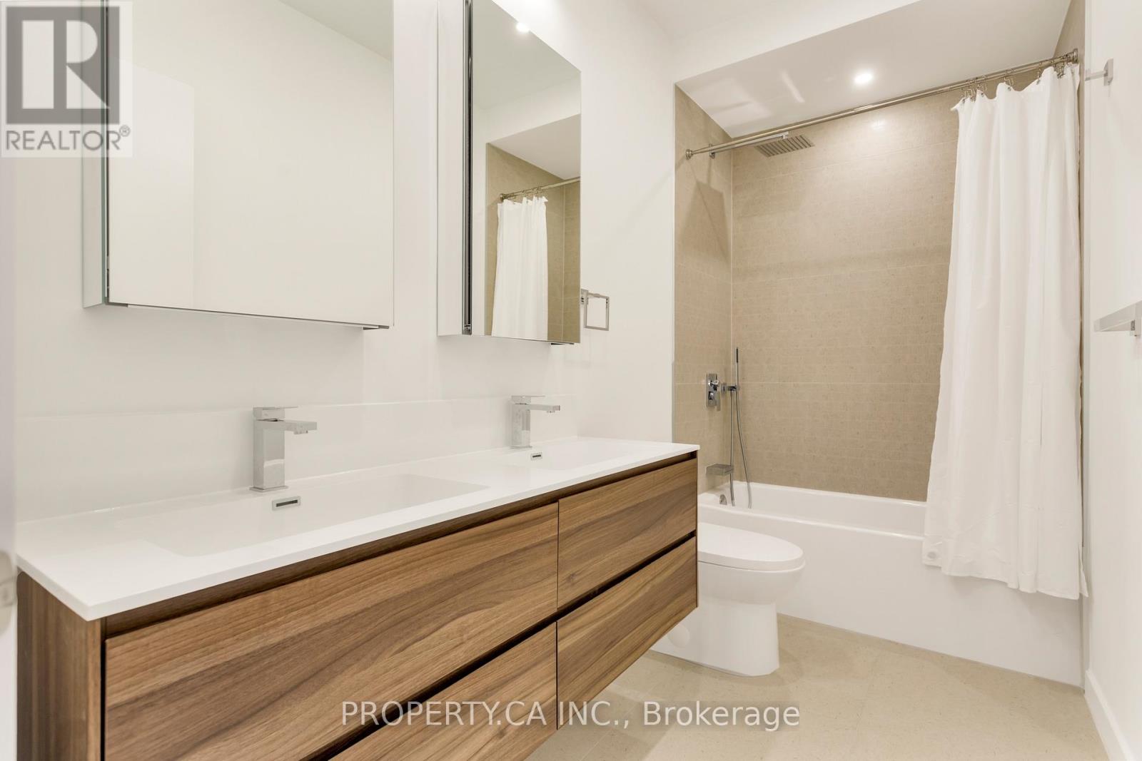 Unit #4 - 301 Keele Street, Toronto, Ontario M6P 2K5 - Photo 17 - W13757528