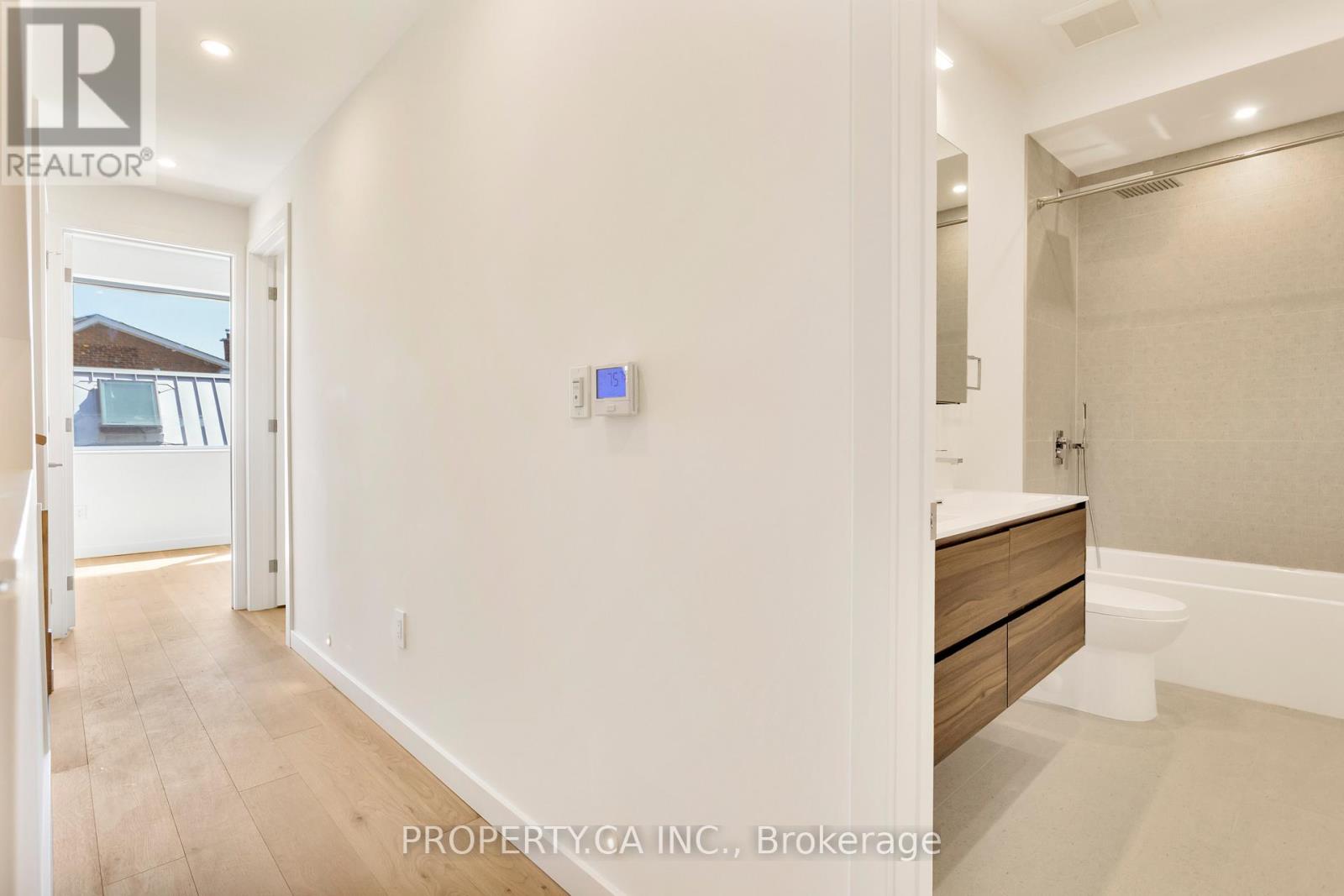 Unit #4 - 301 Keele Street, Toronto, Ontario M6P 2K5 - Photo 18 - W13757528